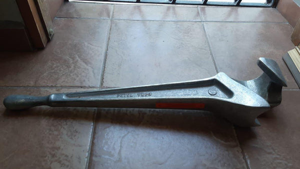 GEARENCH PETOL VALVE WHEEL WRENCH LLAVE PARA VALVULA DE VOLANTE
