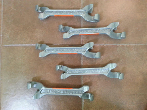 GEARENCH TITAN SURGRIP VALVE WHEEL WRENCH / LLAVE PARA VALVULAS DE VOLANTE SENCILLA Y DOBLE